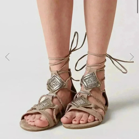 Daytrip Woman’s Gladiator strap up sandal - Picture 1 of 12